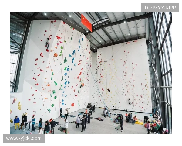 北京攀岩队在全国攀岩配合排行榜中荣获第三名的辉煌成就